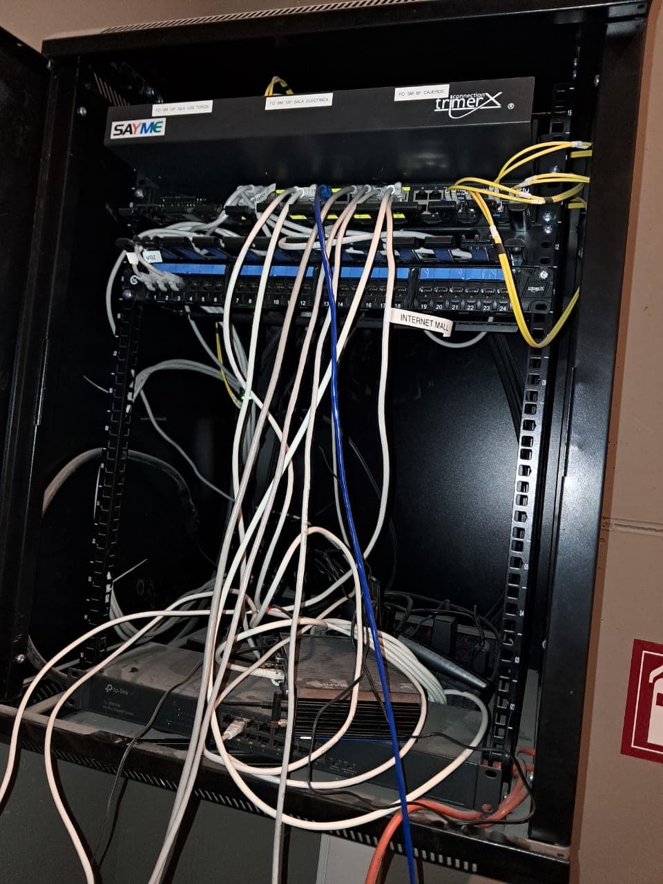 Rack de comunicaciones instalado por Innux